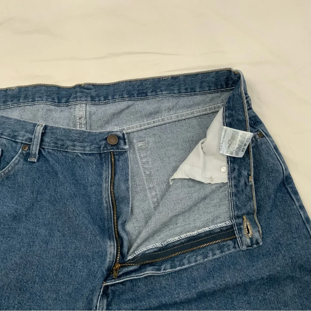 Wrangler Relaxed Fit Medium Wash Denim Jean Shorts 100% Cotton Size 42